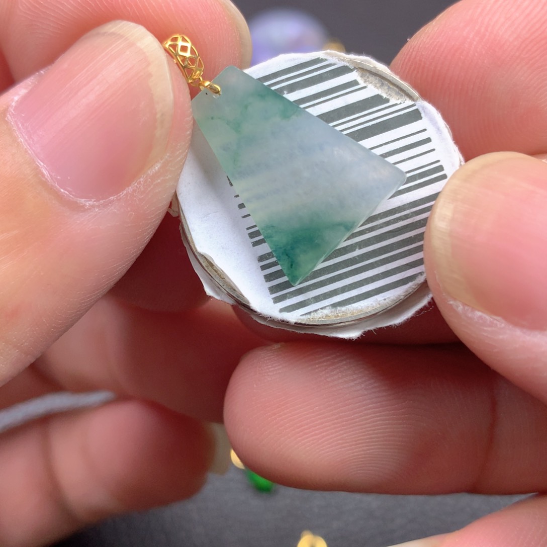 【闪购商品】翡翠18K金镶嵌颈饰翡翠