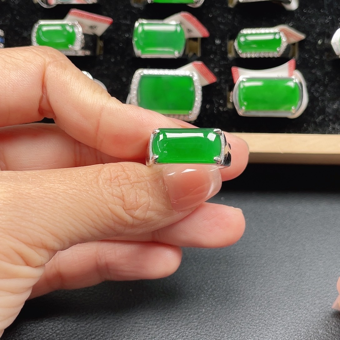 翡翠银S925镶嵌戒指没运费险编号3915