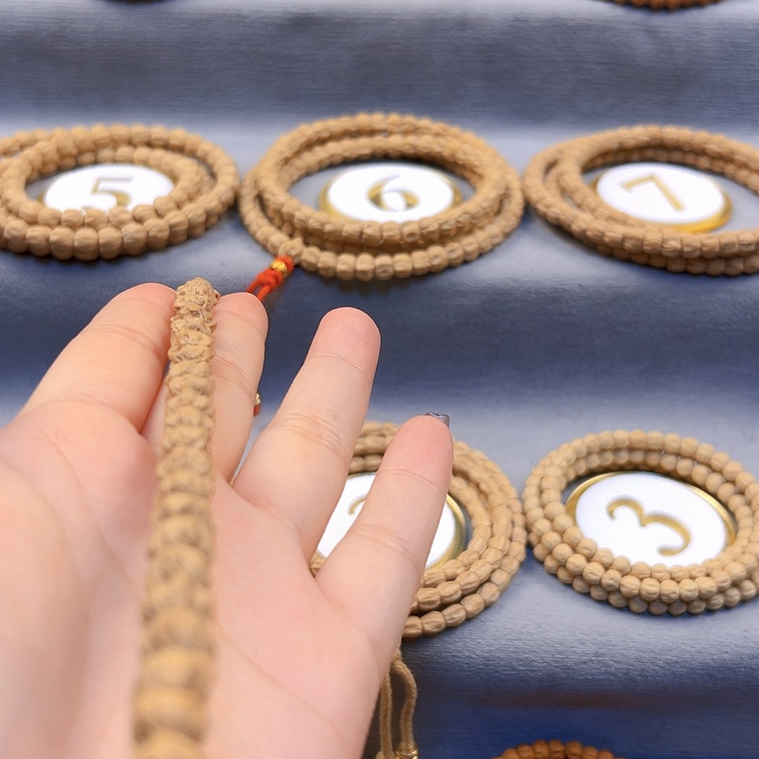 柏香籽/百香籽手串肉*熊