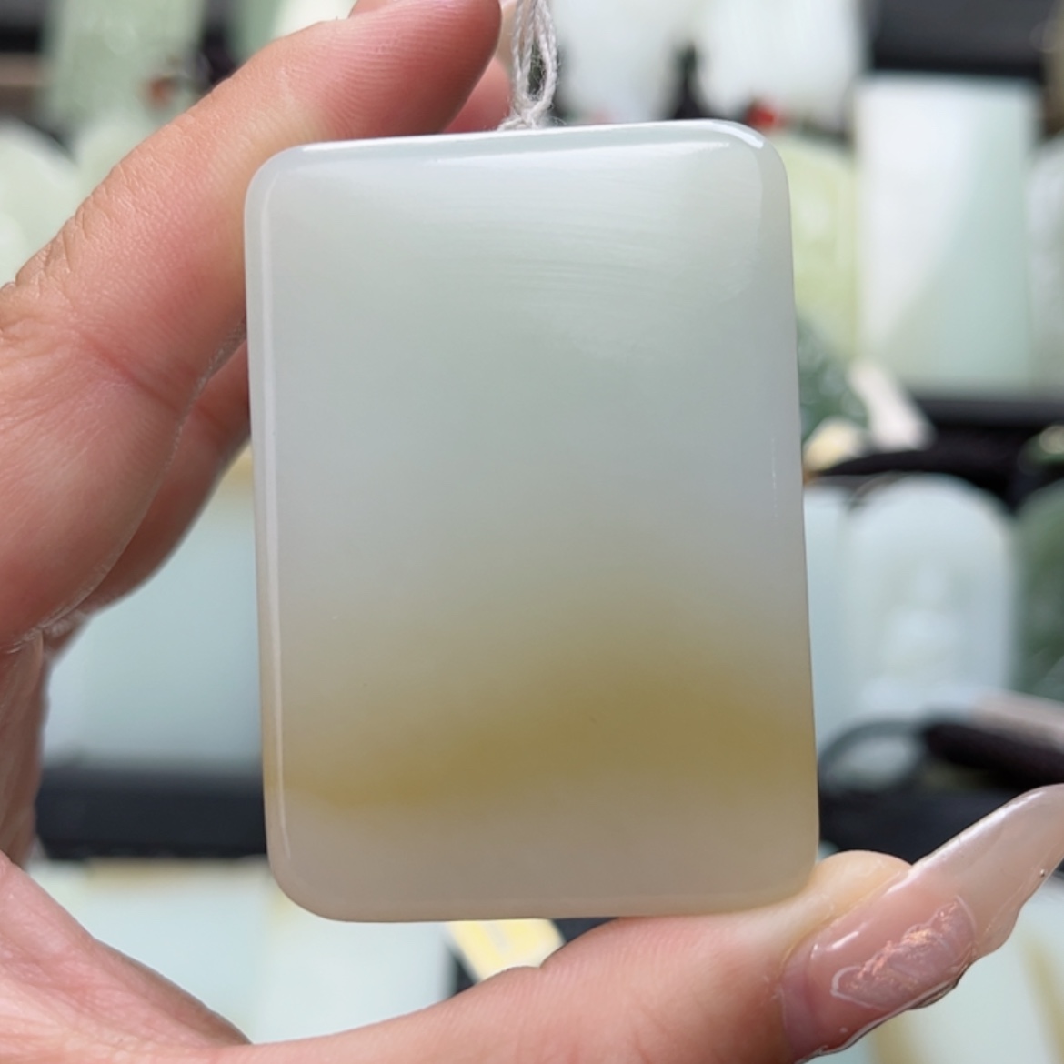 【闪购商品】颈饰未镶嵌和田玉大*