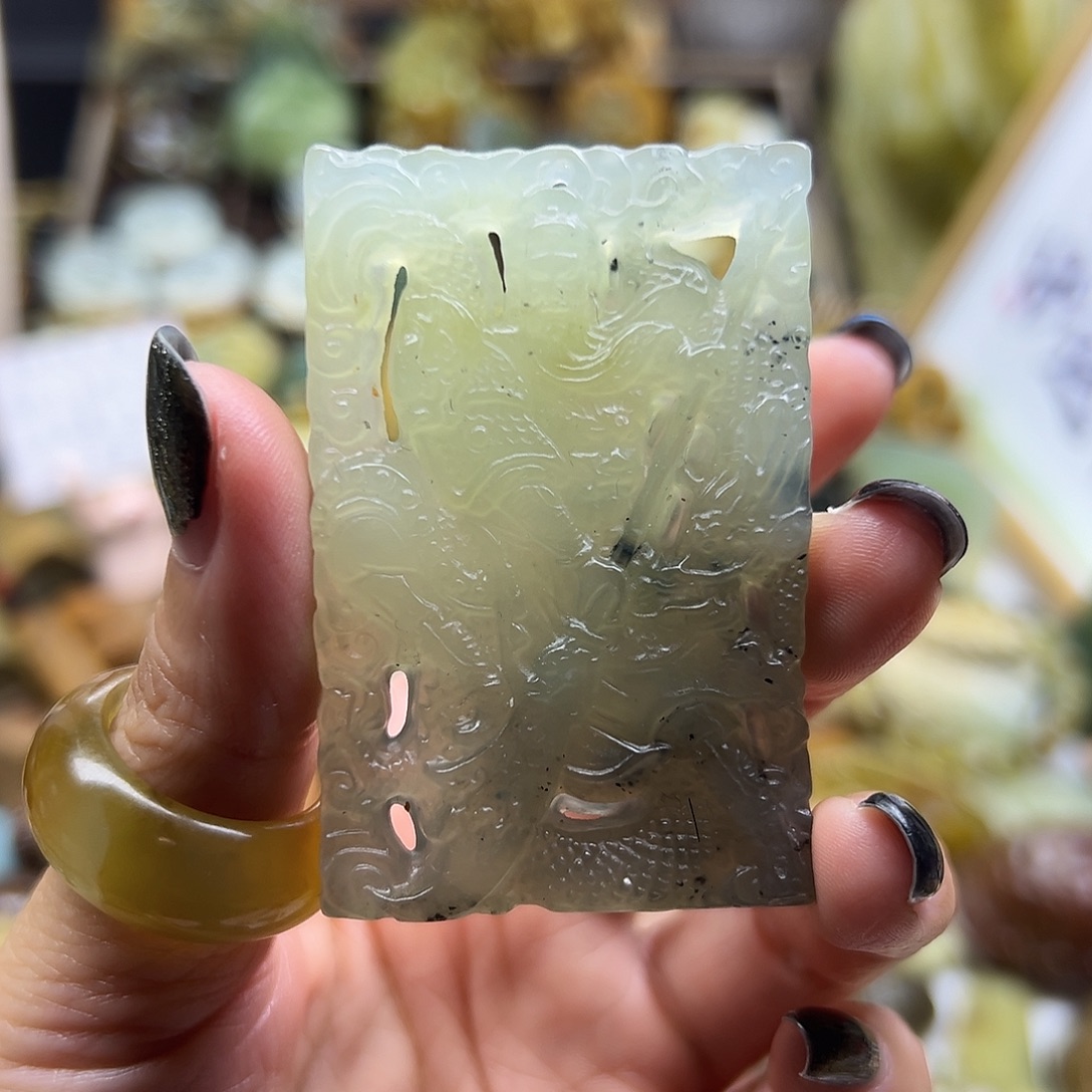 岫玉未镶嵌颈饰岫玉关公