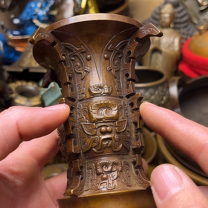 精美铜器批发档口