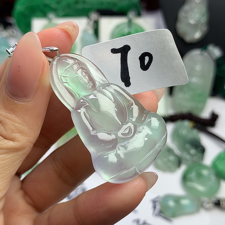 翡翠未镶嵌颈饰源头