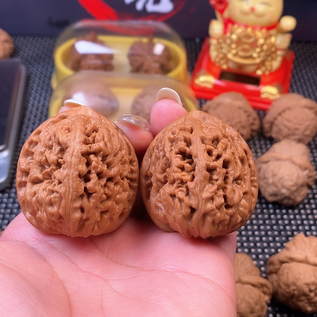 文玩核桃吊坠40尺凤凰台53克