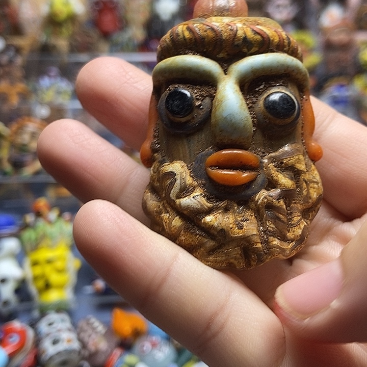 颈饰琉璃大胡子娃一个014