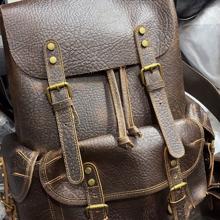 头层牛皮包包背包那