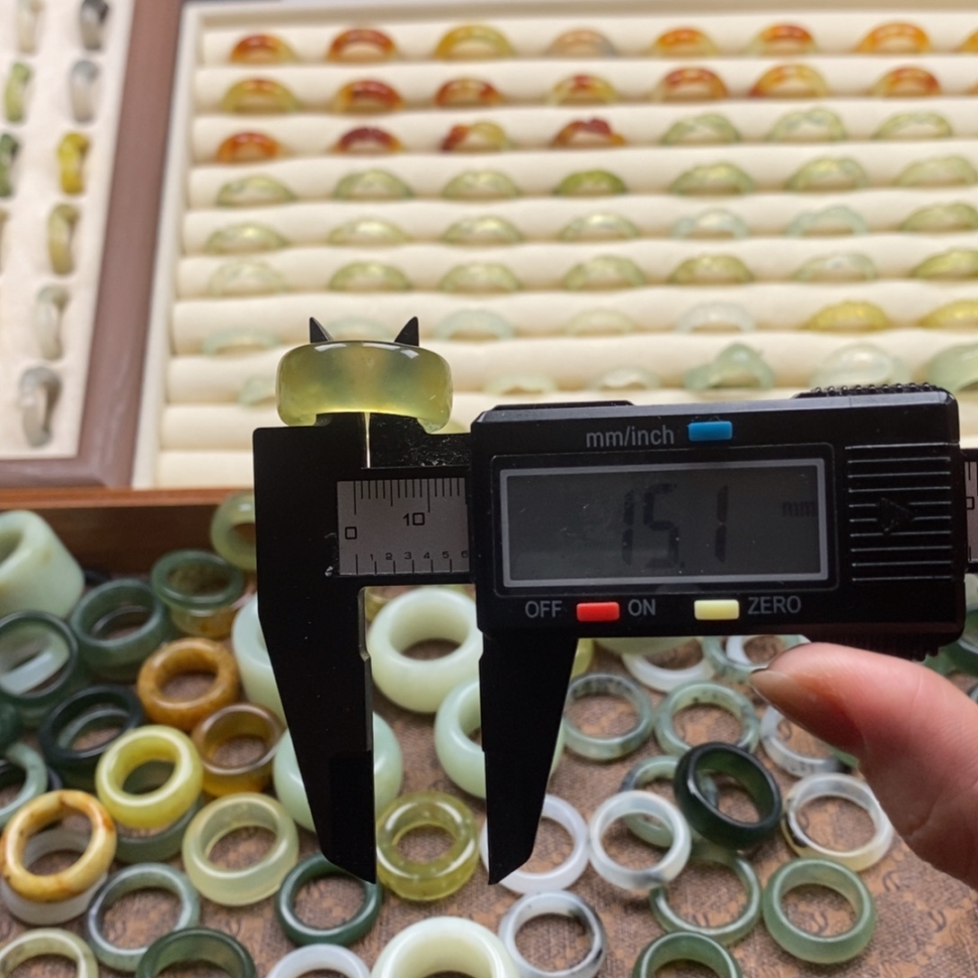 蛇纹石玉未镶嵌戒指戒指