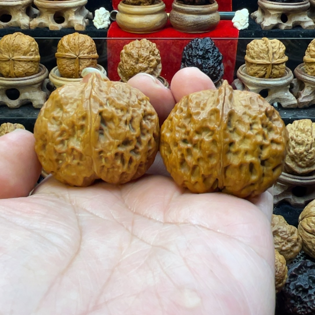 文玩核桃把件古玉