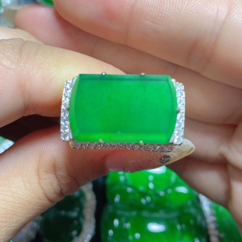 【闪购商品】翡翠挂件未镶嵌马鞍