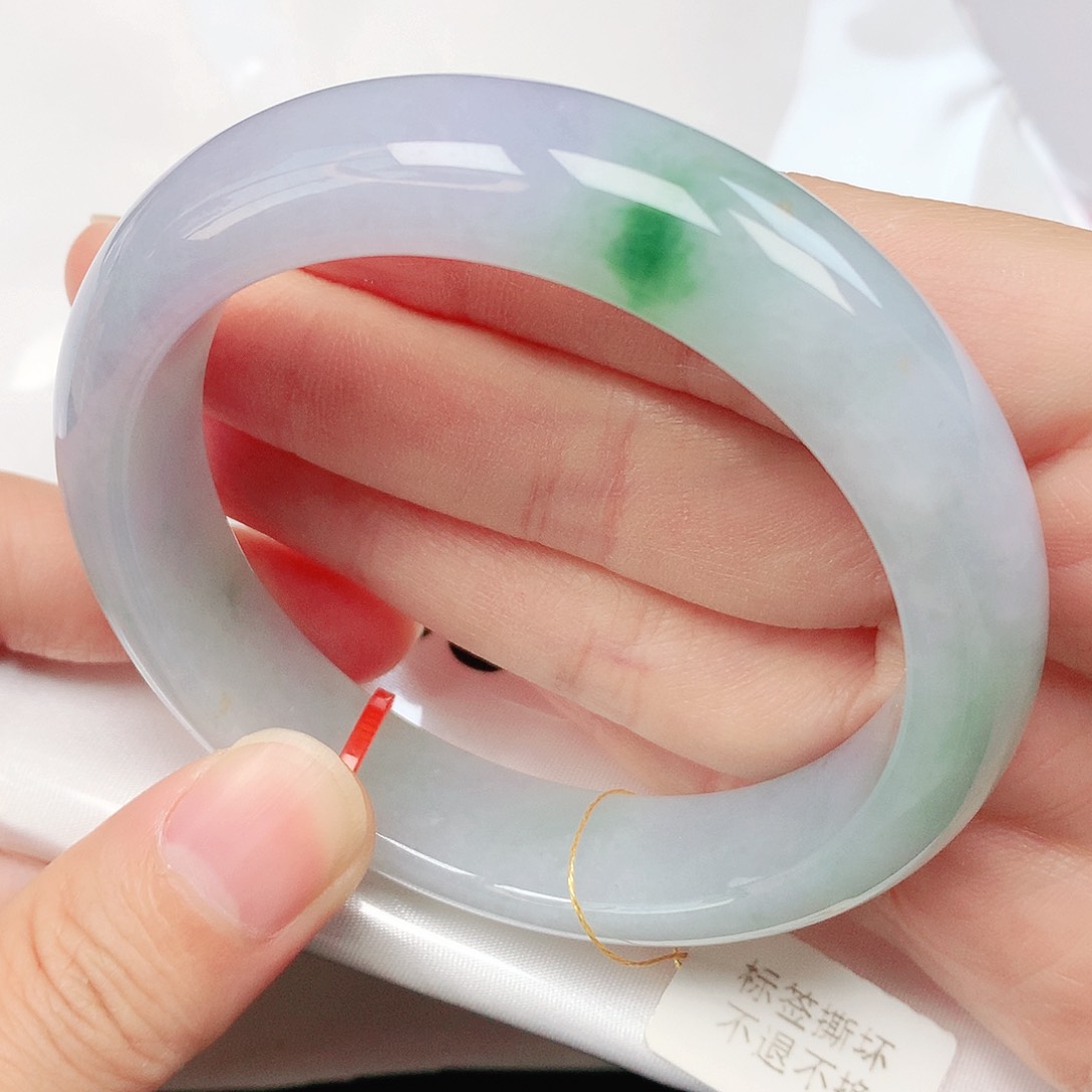 翡翠手镯未镶嵌抖音588