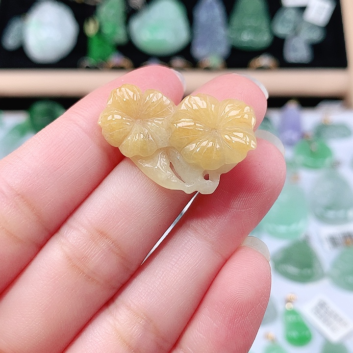 翡翠未镶嵌颈饰吊坠