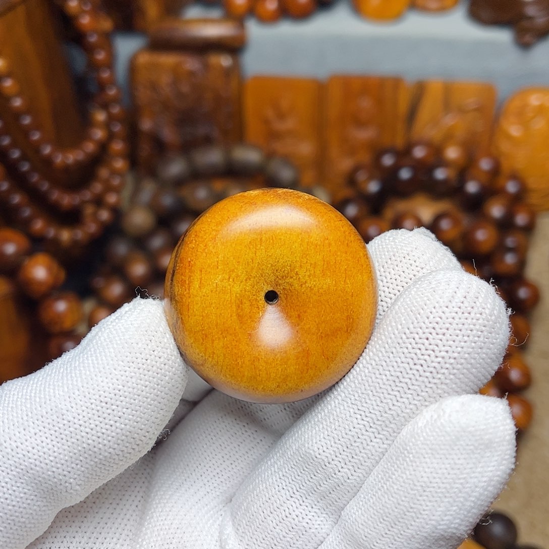 贡木吊坠贡木吊坠