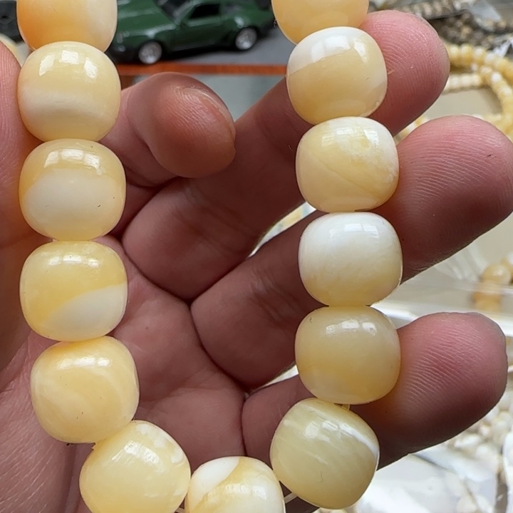 白玉菩提吊坠黄色8945