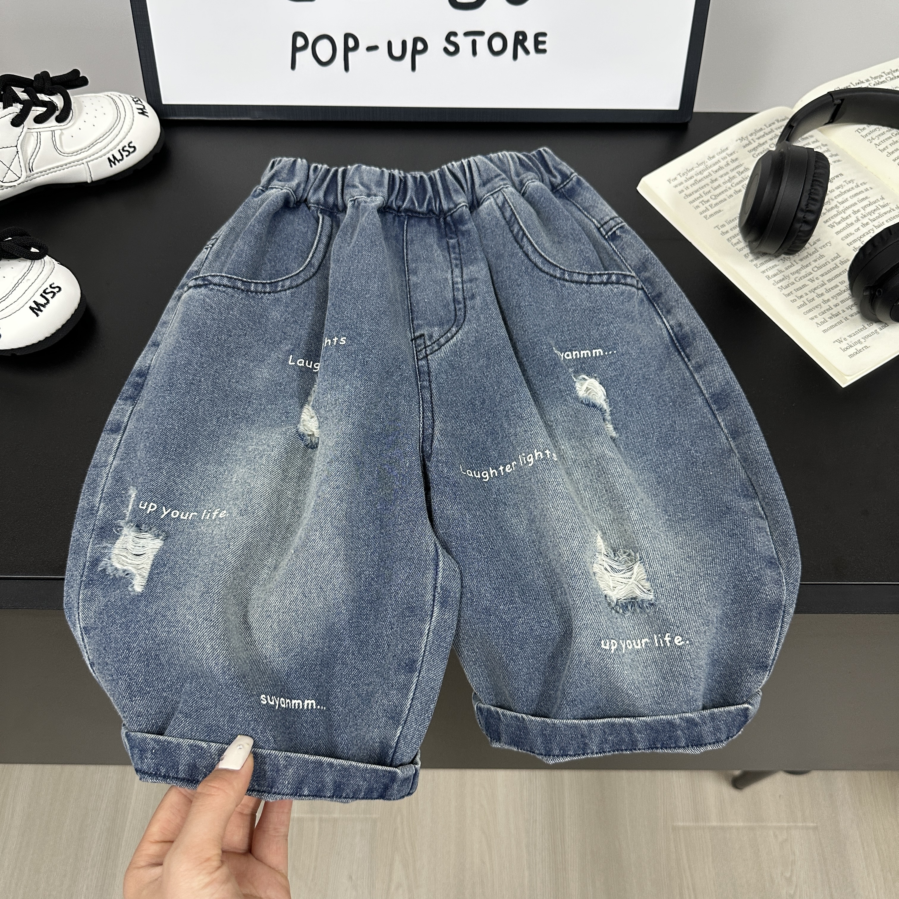 软牛仔【仟与】儿童牛仔裤夏季新款男童裤子韩版字母破洞CK164