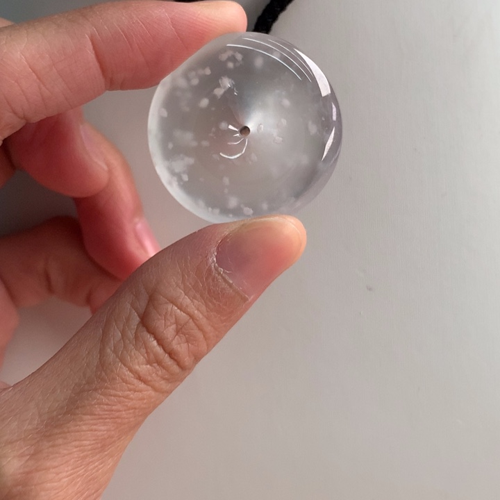 翡翠挂件未镶嵌…..