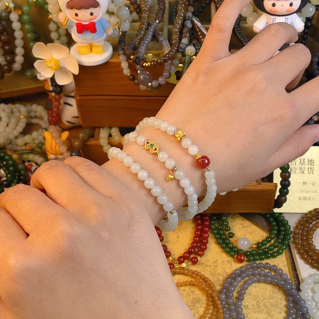 和田玉多圈手串未镶嵌