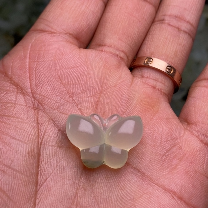 蛇纹石玉颈饰合金75