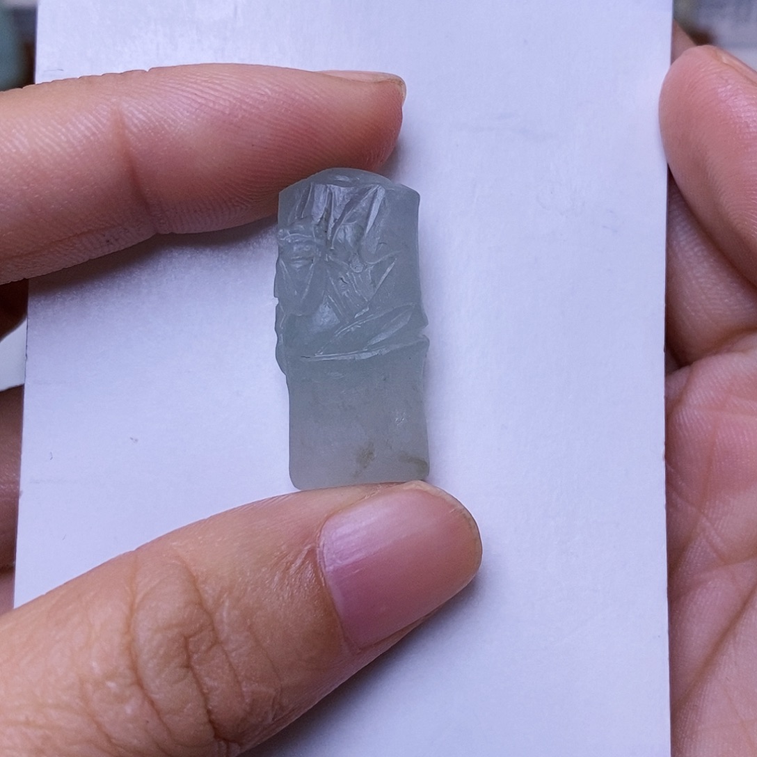 定制翡翠未镶嵌吊坠