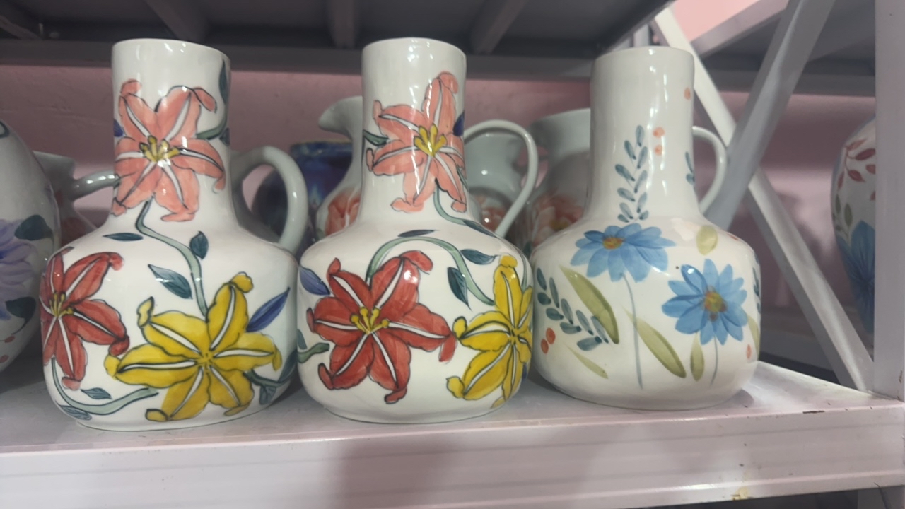 景德镇手绘陶瓷长嘴花瓶不指定花色