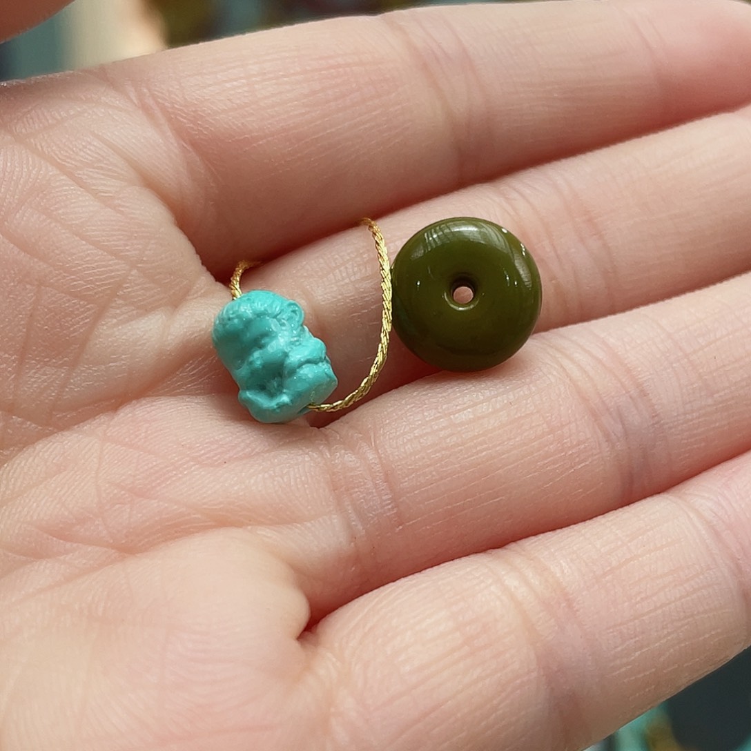 绿松石颈饰未镶嵌