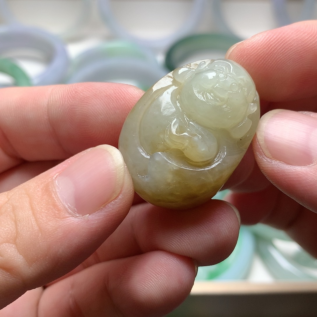 颈饰未镶嵌和田玉佛