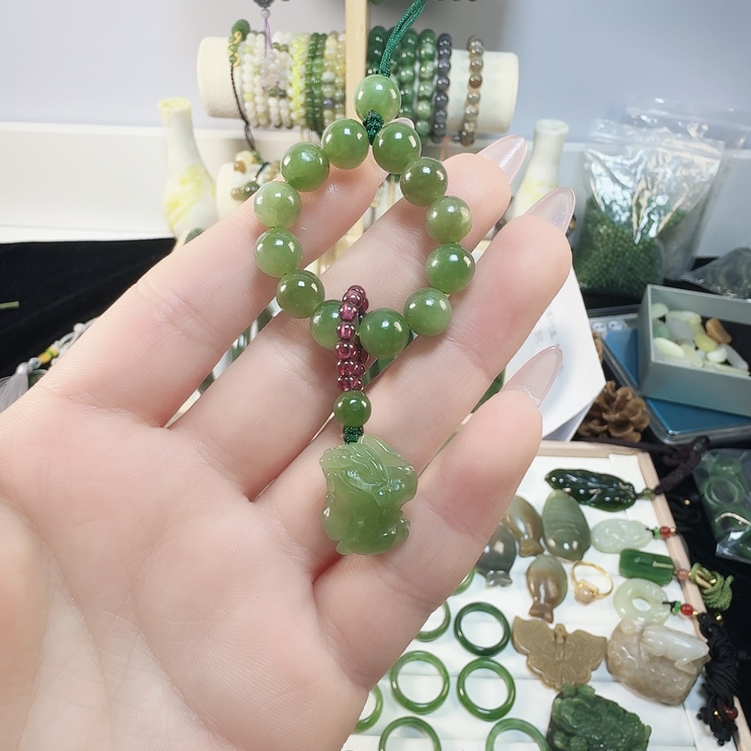 和田玉（碧玉）未镶嵌颈饰