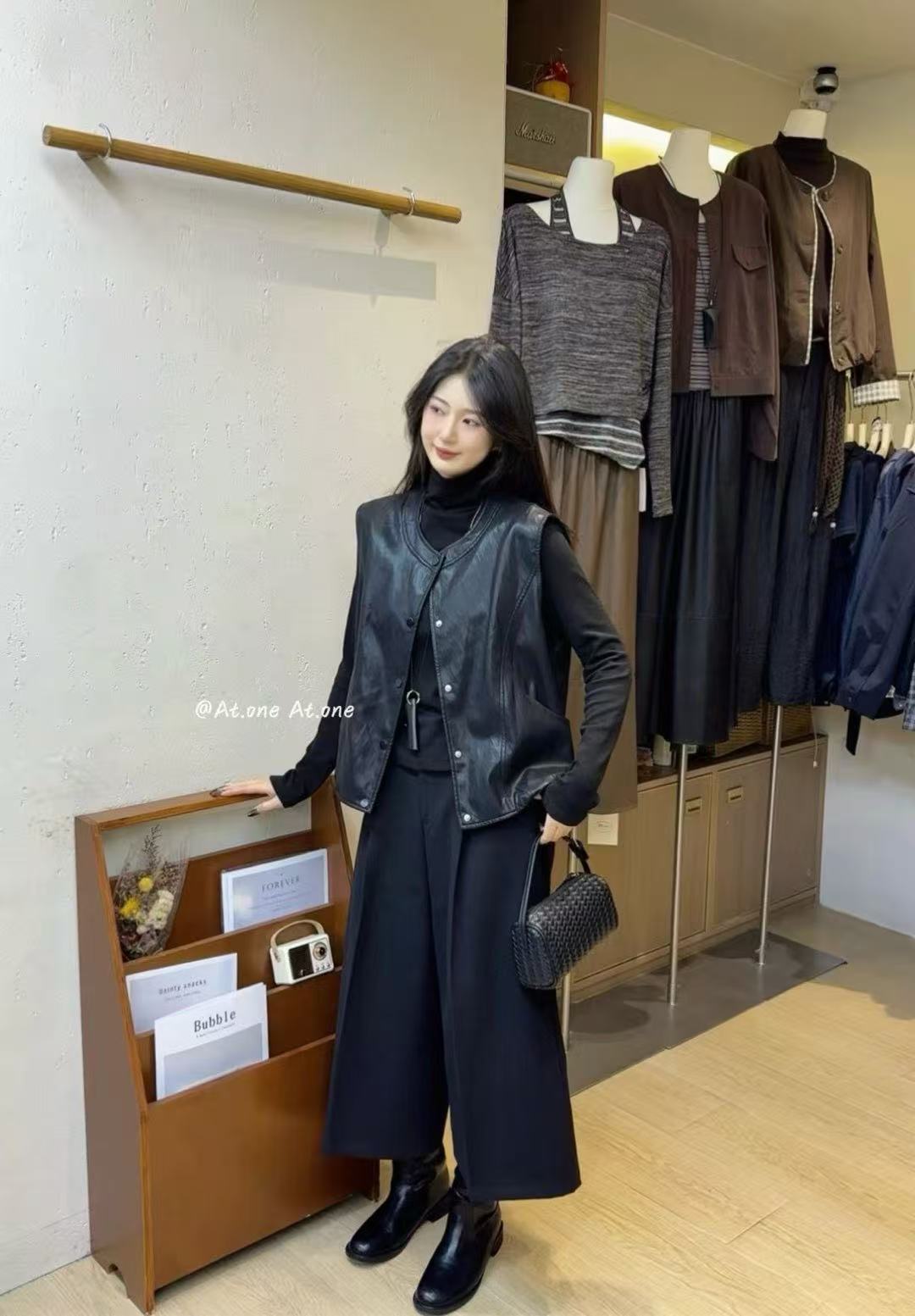 19~29时尚气质百搭女装V领马甲内搭阔腿裤套装