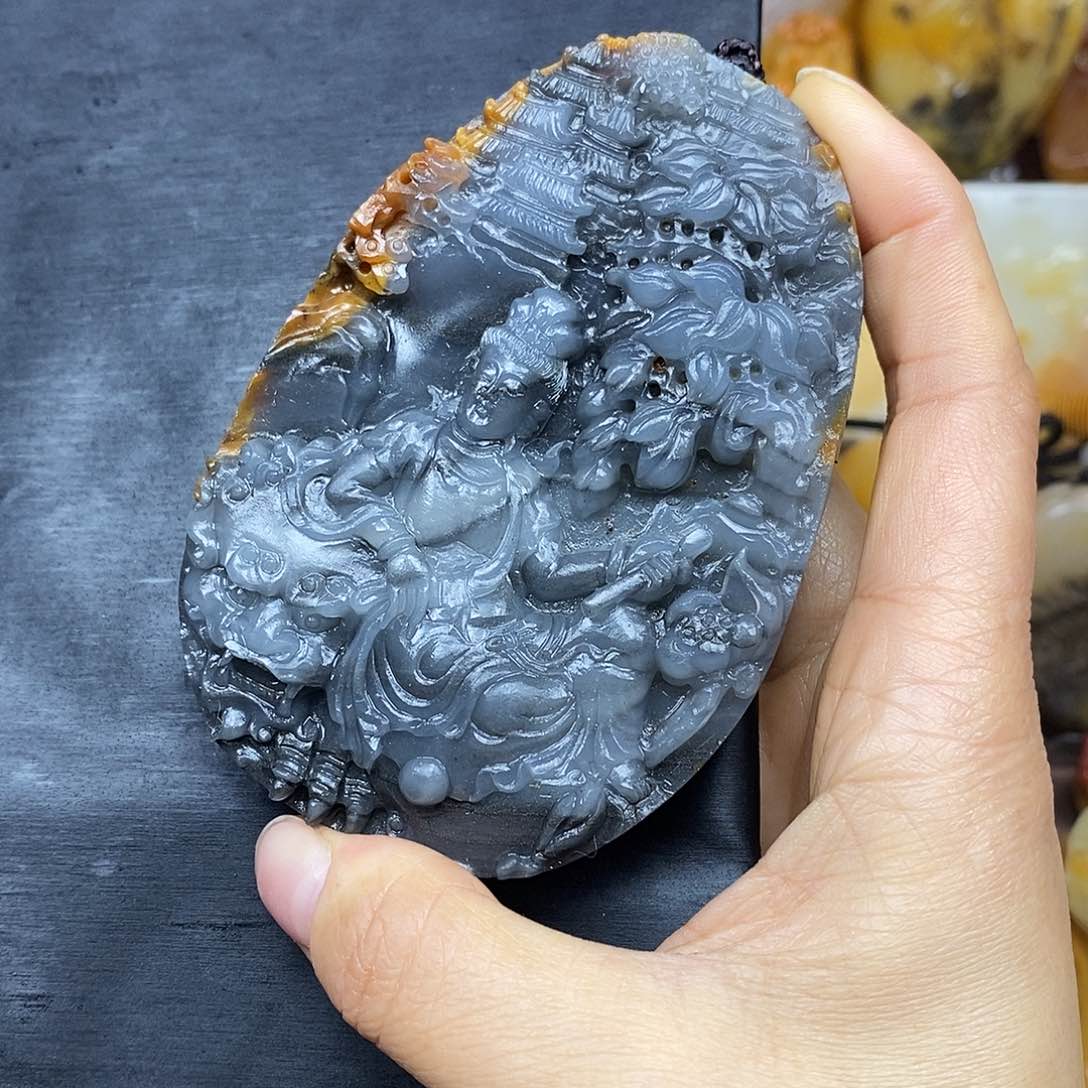 石英质玉（黄龙玉）颈饰未镶嵌
