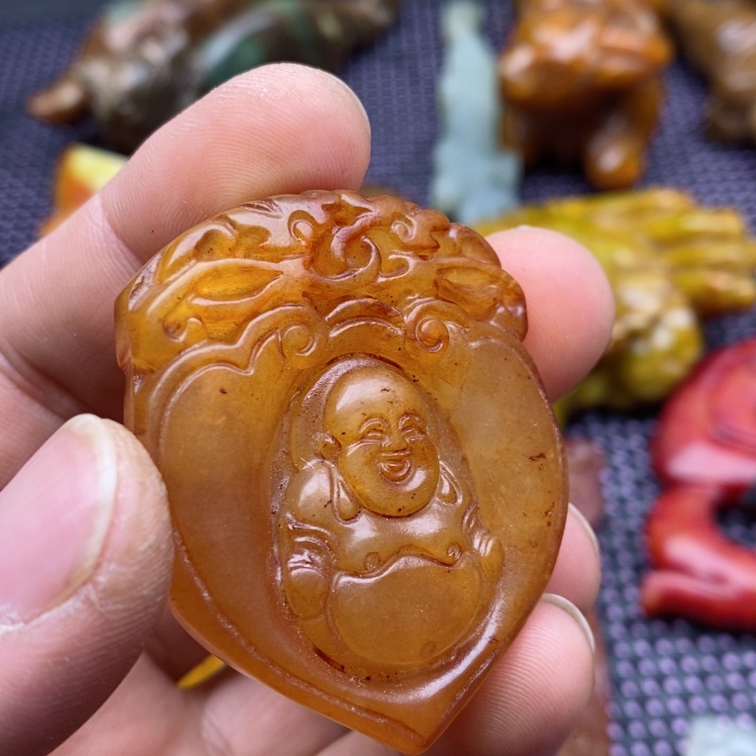 蛇纹石玉颈饰未镶嵌