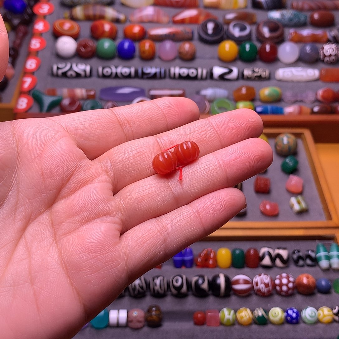 沈***焱玛瑙/玉髓未镶嵌颈饰