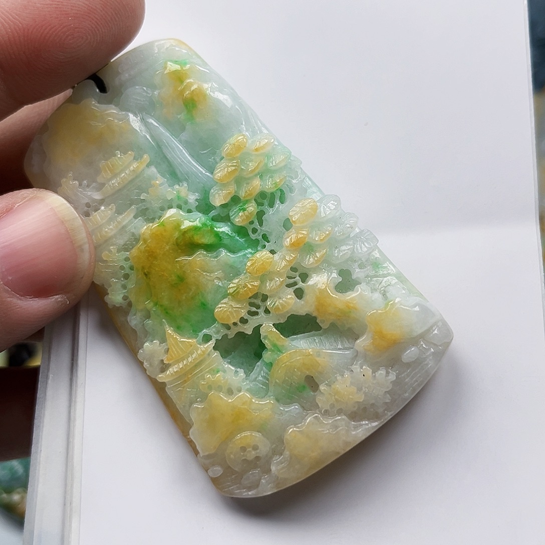@***仔翡翠未镶嵌颈饰翡翠吊坠