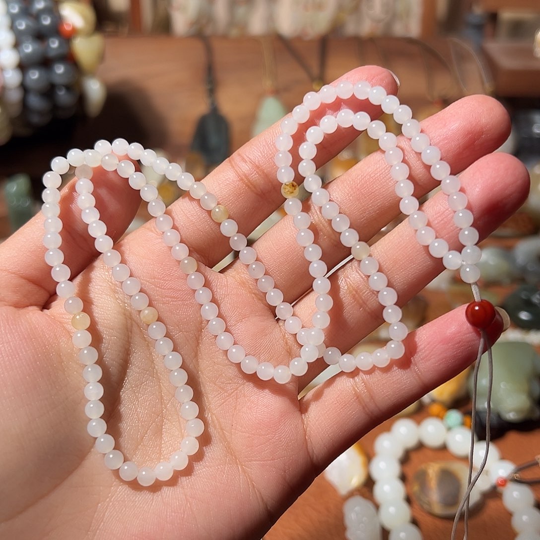 和田玉颈饰未镶嵌