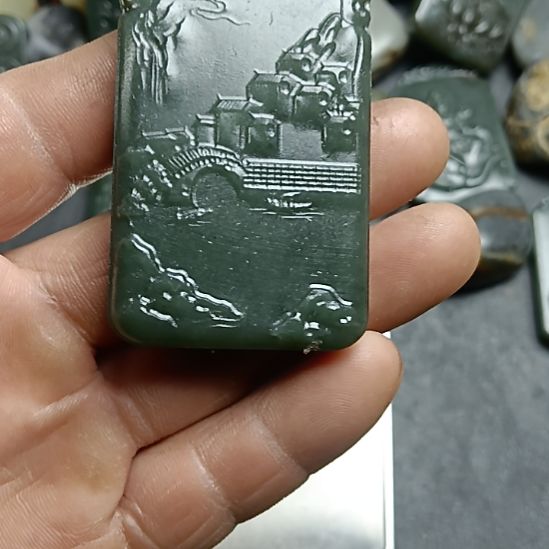 和田玉未镶嵌颈饰