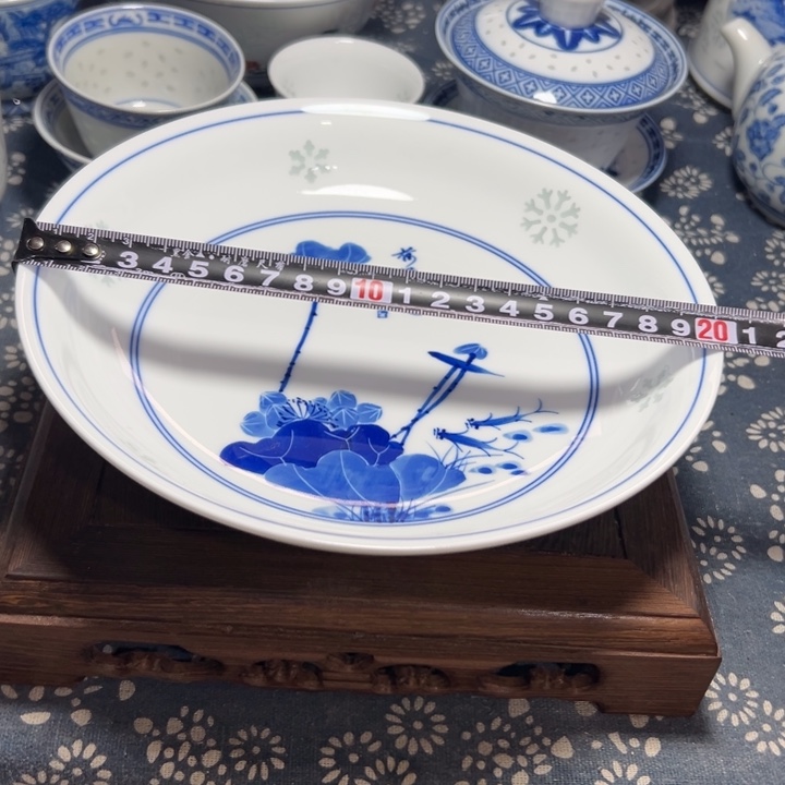 陶手绘雕刻8寸荷花盘子