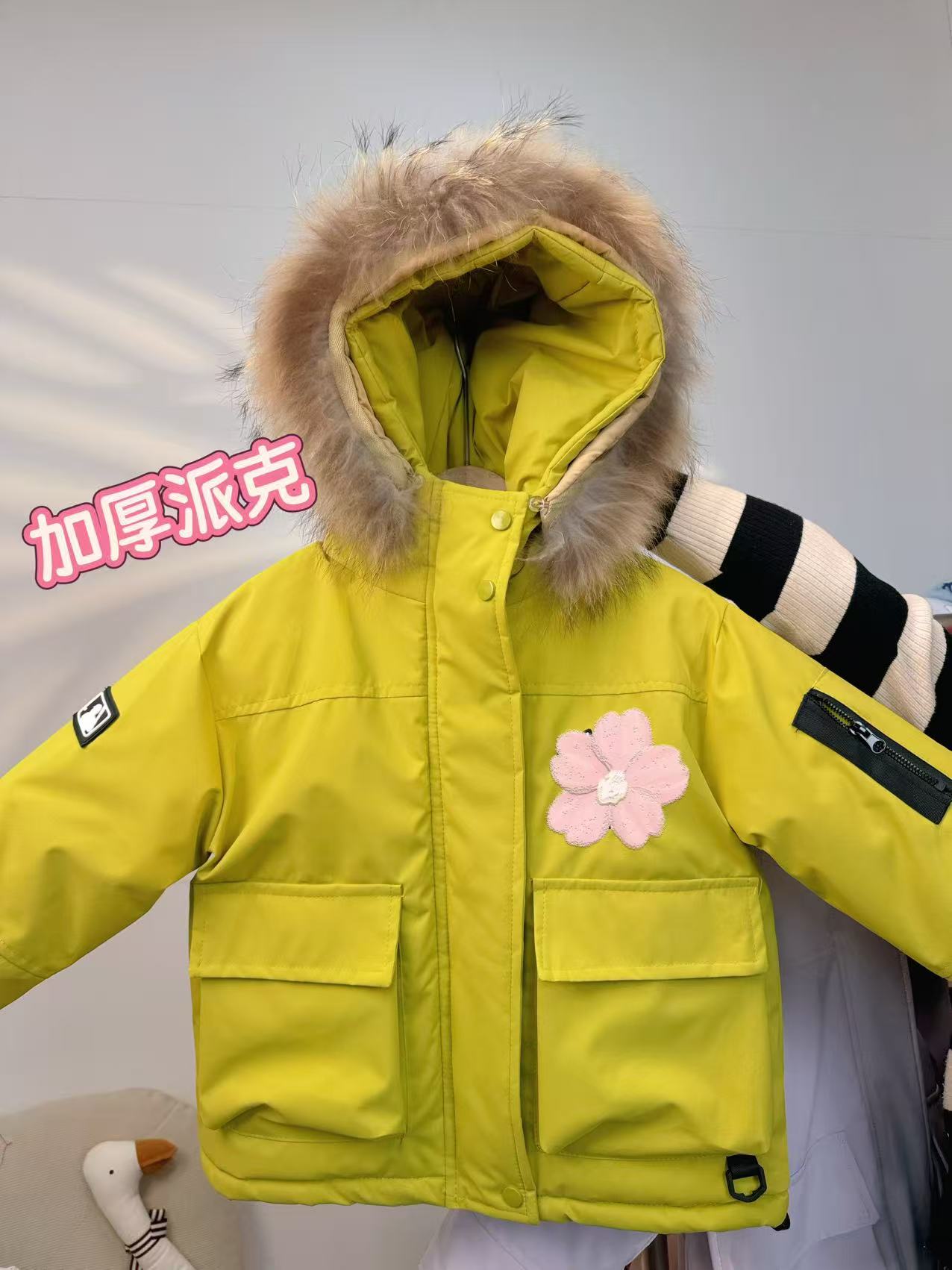 【新疆包邮】中童加毛加厚连帽字母派克服W309