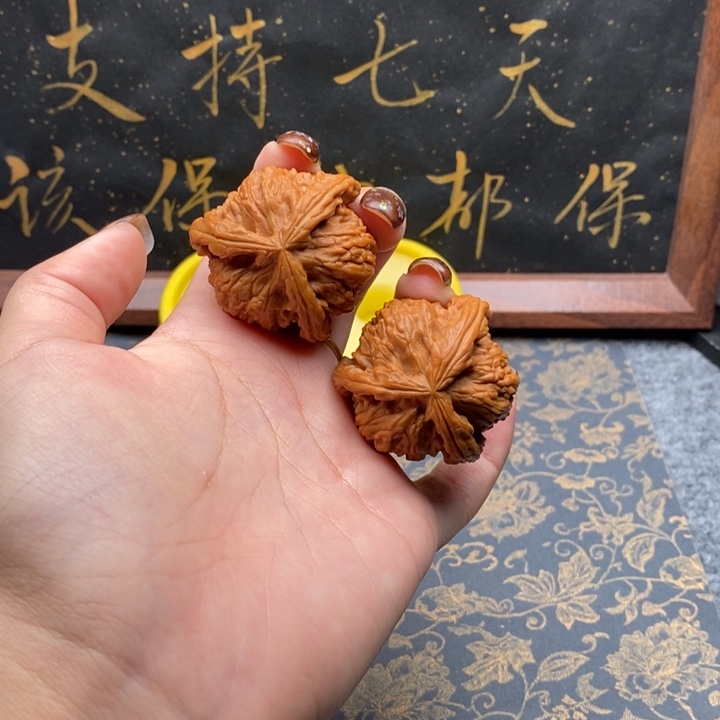 吊坠文玩核桃瓜*仁白狮子