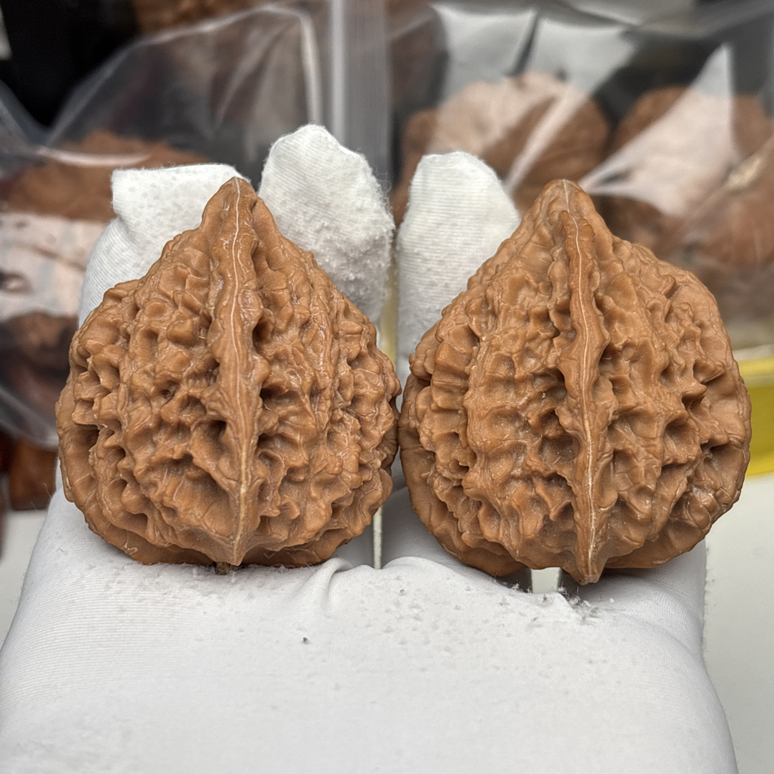 十三陵鸡心，全品白茬，精品，边38肚40.5高48.5