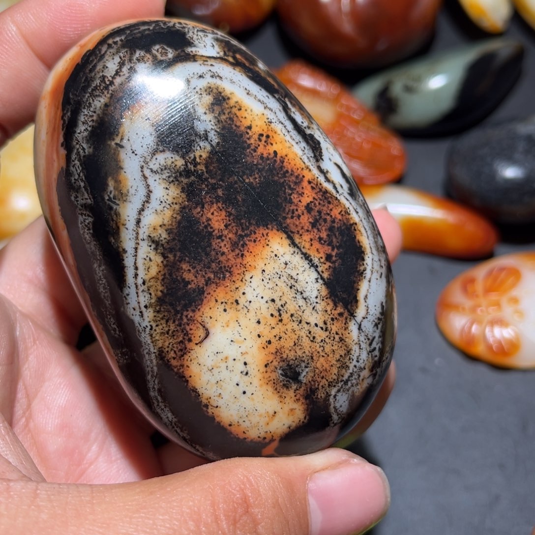 和田玉未镶嵌珠宝奇石