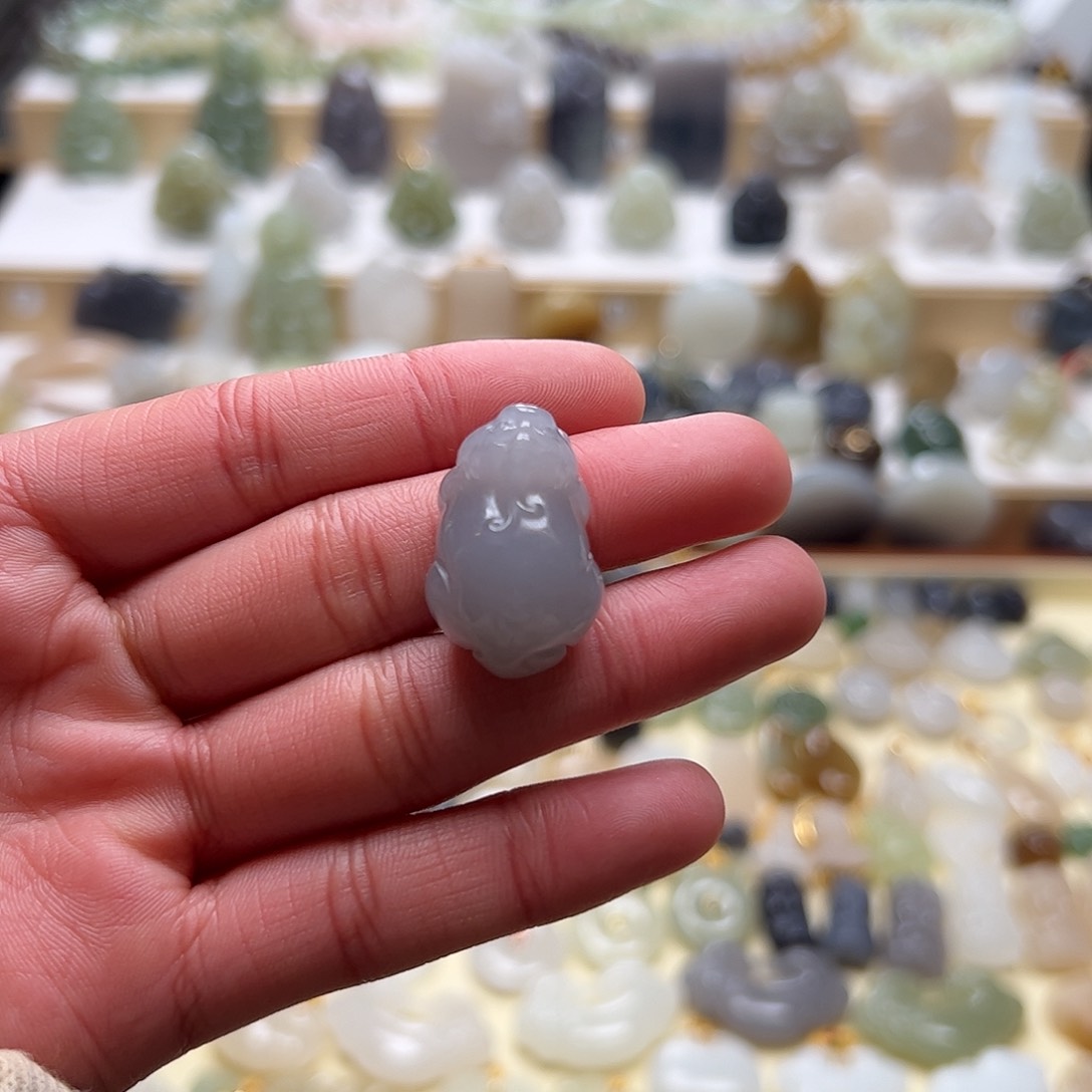 和田玉吊坠(赠链)未镶嵌