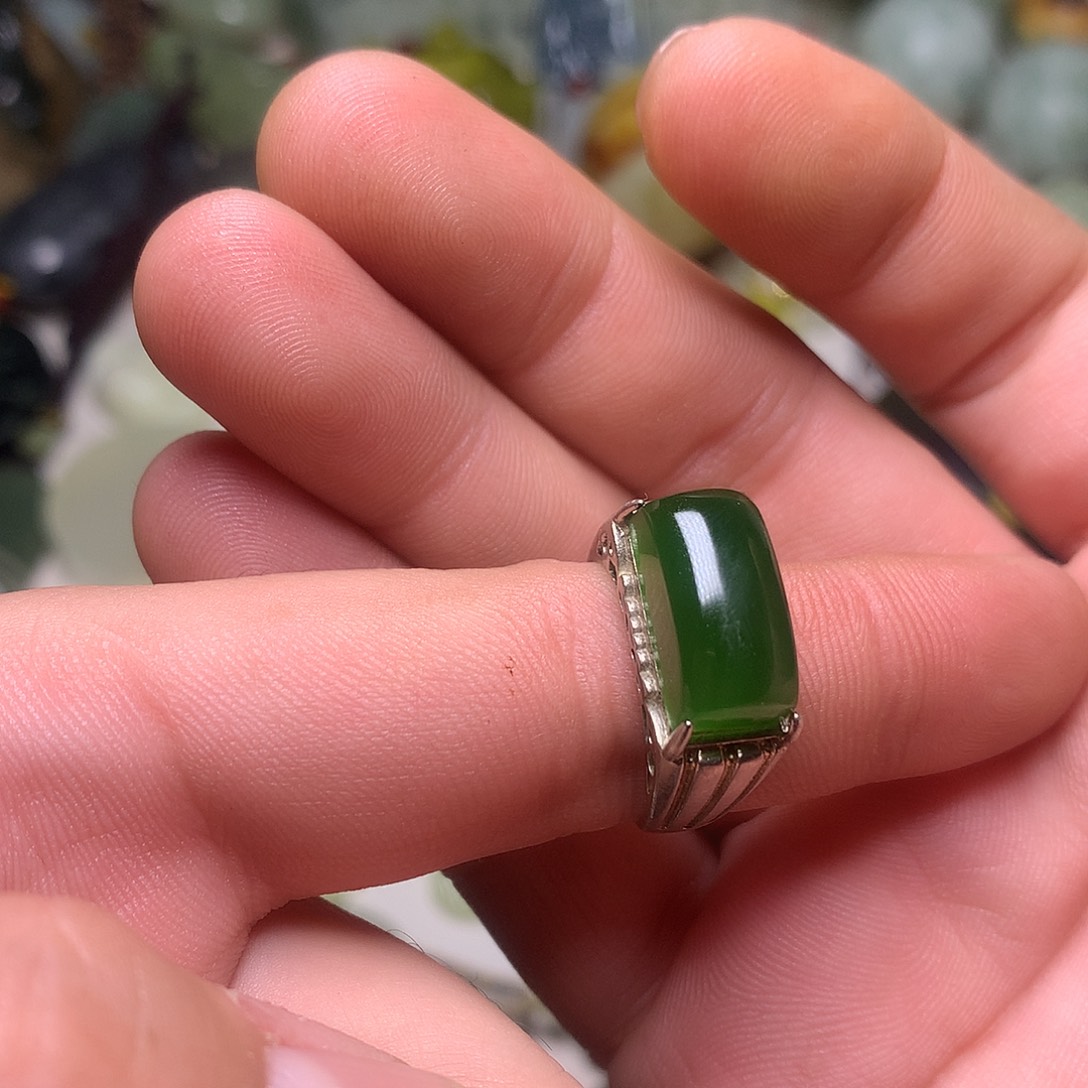 未镶嵌戒指和田玉（碧玉）懂*