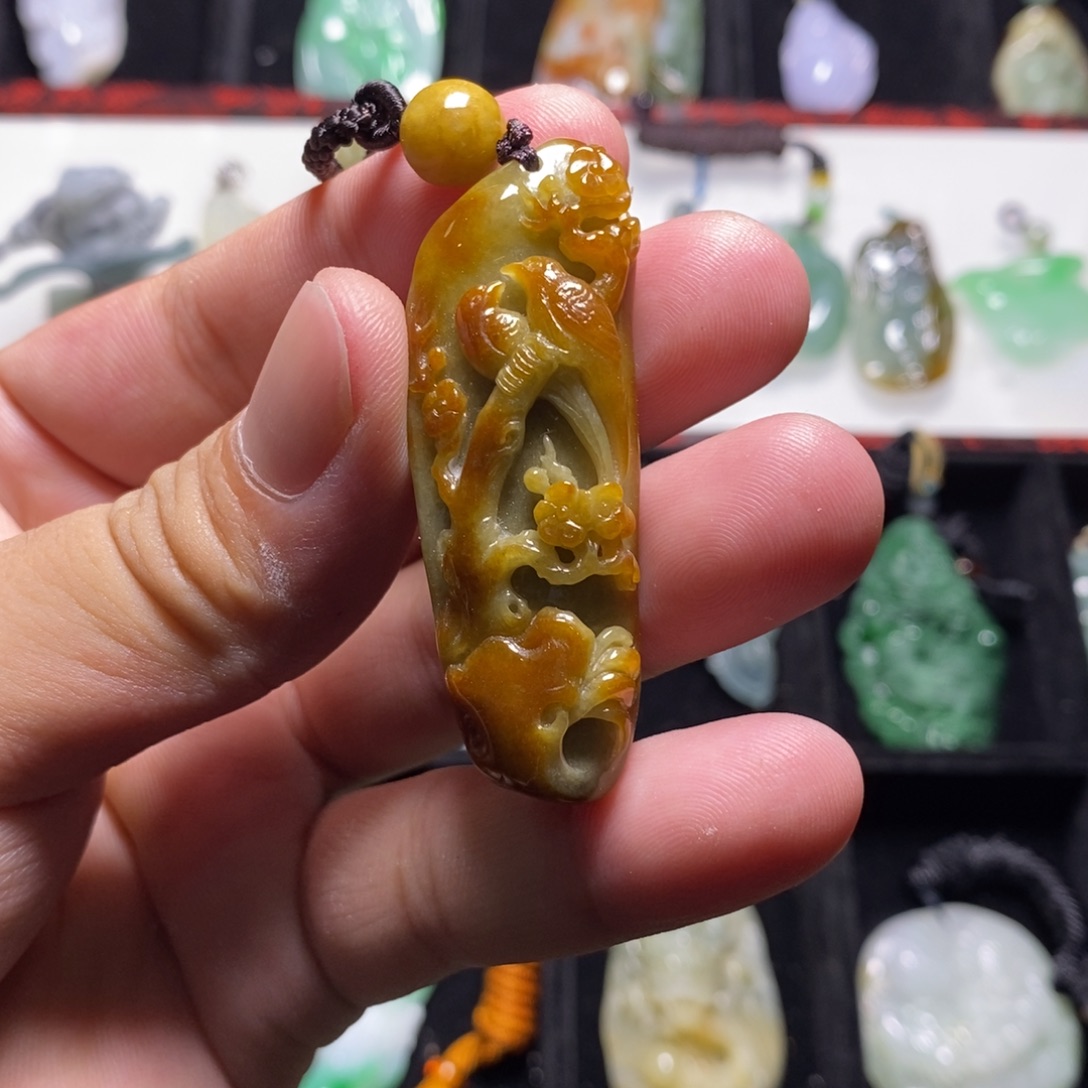 颈饰未镶嵌翡翠挂件