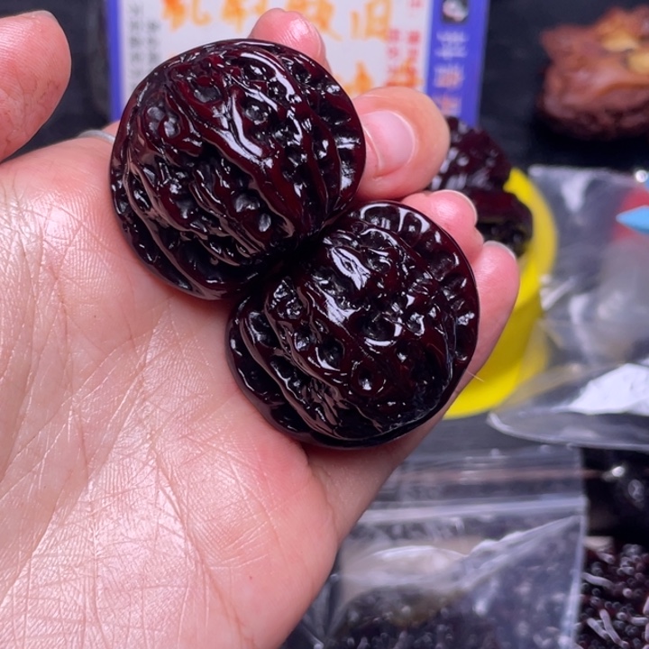 文玩核桃把件三角白