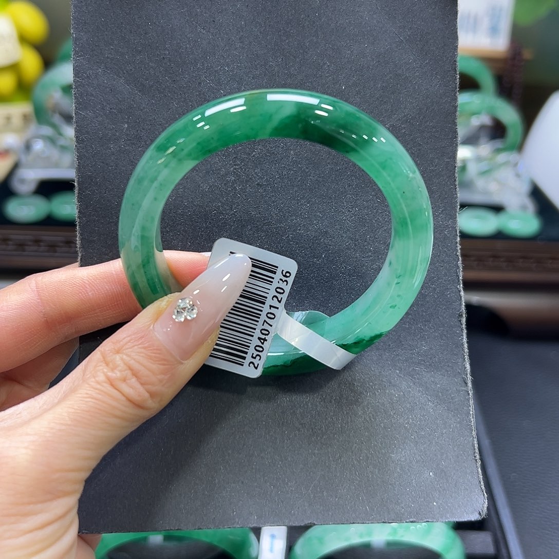 石英质玉（非洲翠）未镶嵌手镯53-54