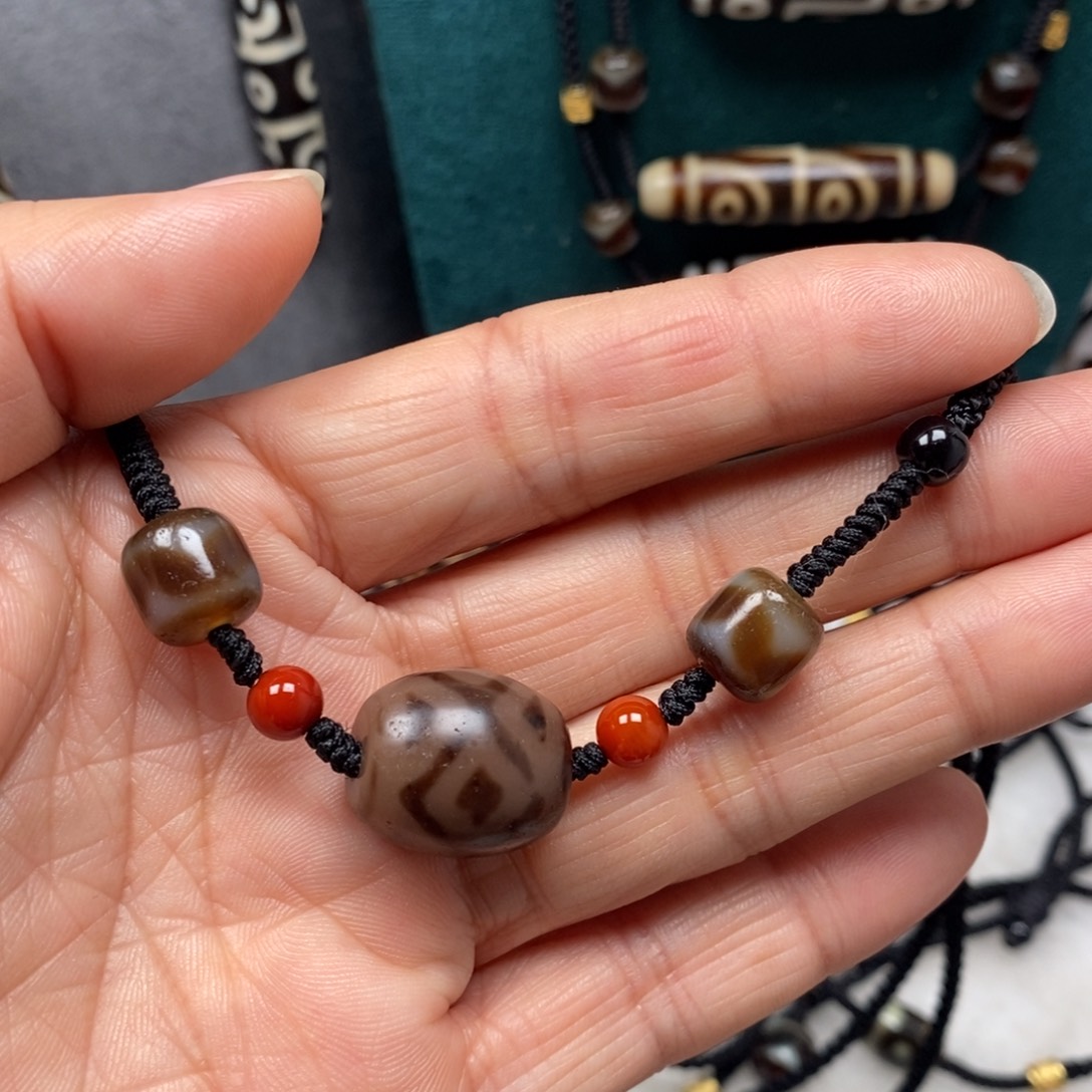 玛瑙/玉髓颈饰合金