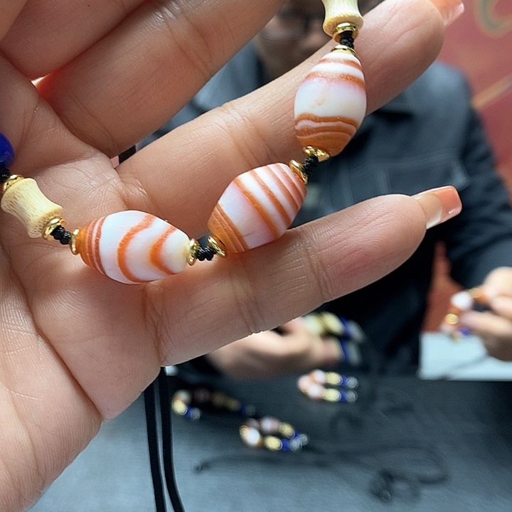 玛瑙/玉髓颈饰合金