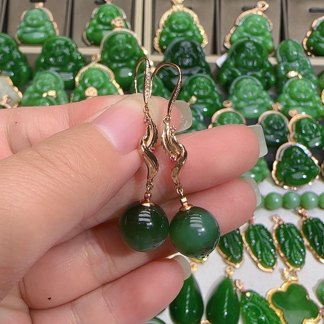 和田玉（碧玉）耳饰18K金镶嵌