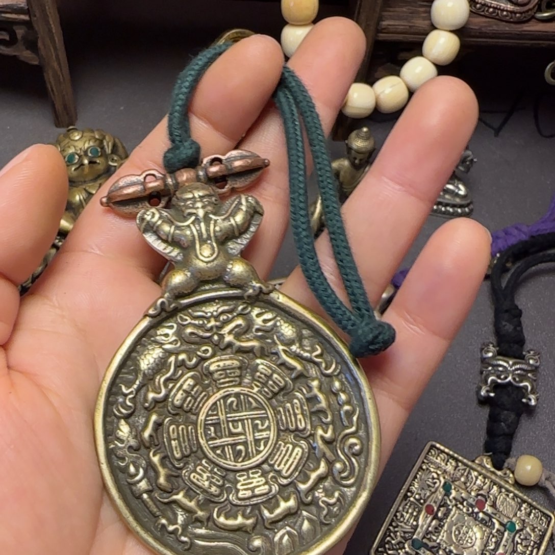 白***黑泥塑藏传牌子……藏传牌子