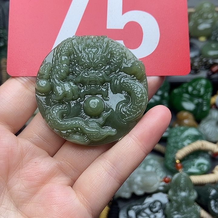 和田玉未镶嵌颈饰