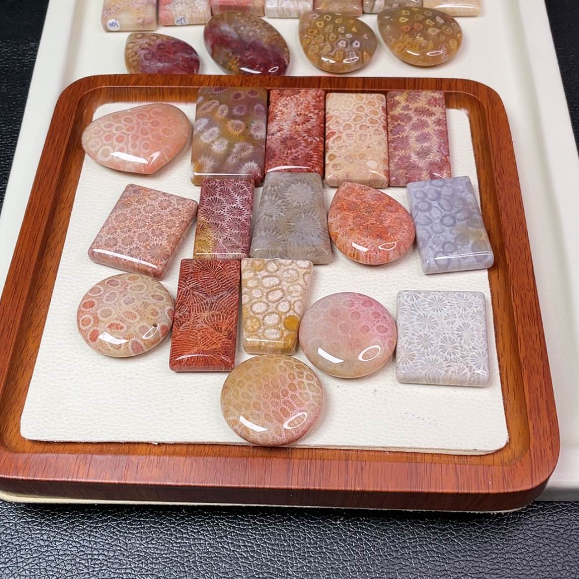 【闪购商品】未镶嵌吊坠(赠链)硅化玉晖*