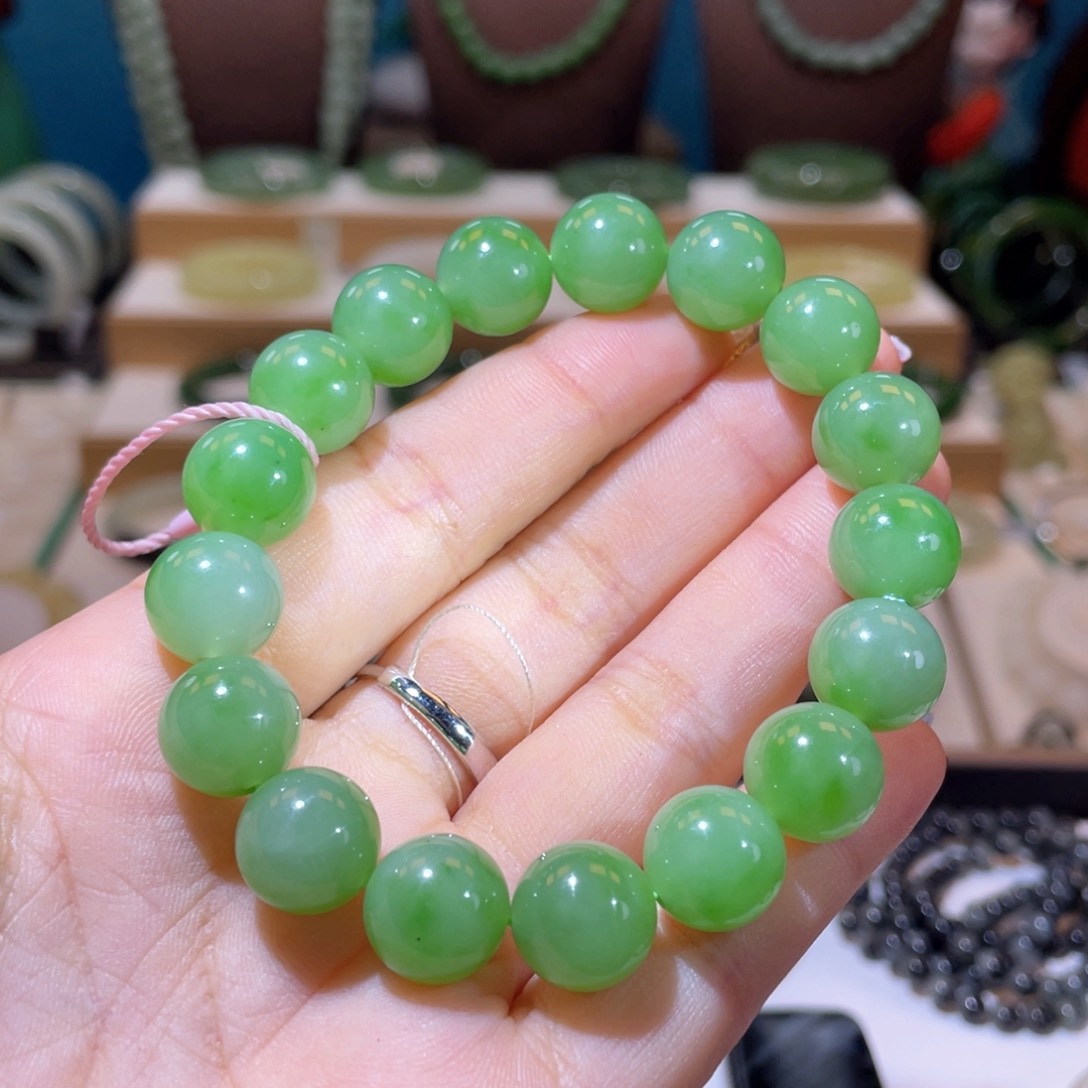 和田玉收藏级果绿手串未镶嵌
